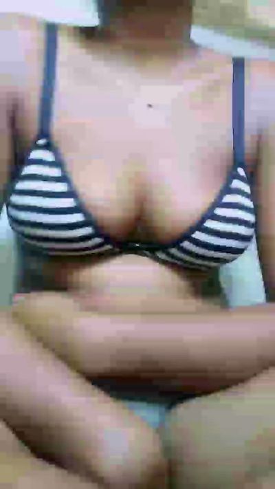 Trida live cam on Cam4