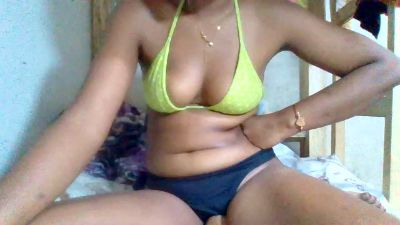 Trida live cam on Cam4
