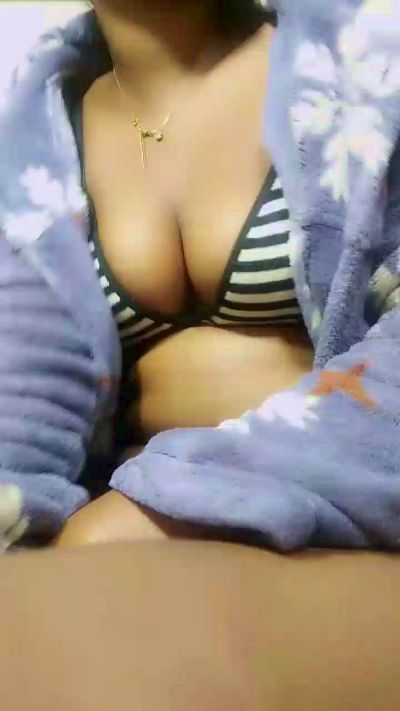 Trida live cam on Cam4