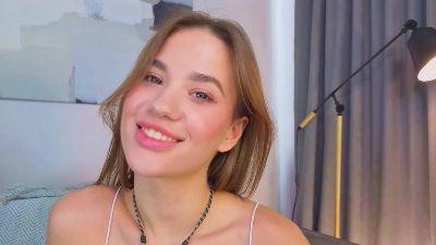 TrinaTriolo live cam on Cam4