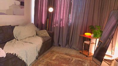 TrinaTriolo live cam on Cam4