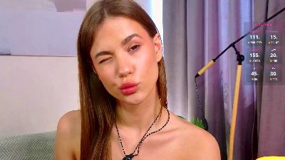 TrinaTriolo live cam on Cam4