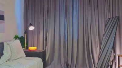 TrinaTriolo live cam on Cam4