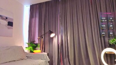 TrinaTriolo live cam on Cam4