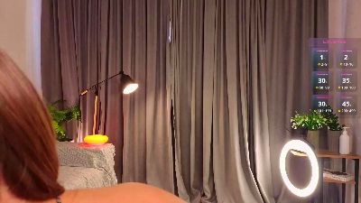 TrinaTriolo live cam on Cam4