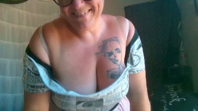 TrixieLynn69 live cam on Cam4