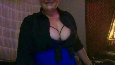 TrixieLynn69 live cam on Cam4