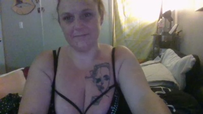 TrixieLynn69 live cam on Cam4