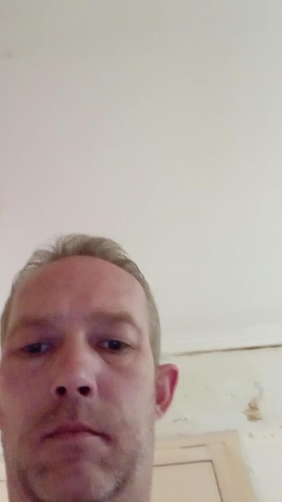 Trolls37 live cam on Cam4