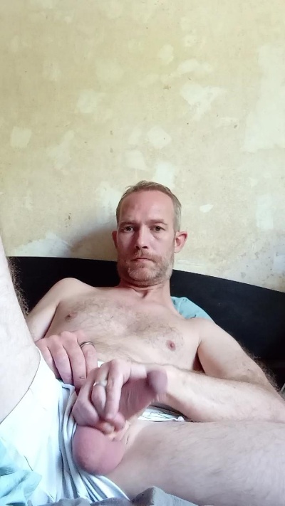 Trolls37 live cam on Cam4