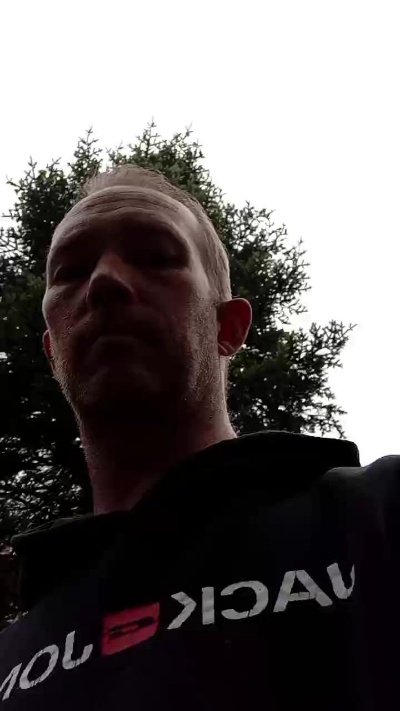 Trolls37 live cam on Cam4