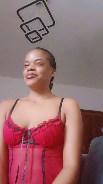 TrottieHottie1 live cam on Cam4