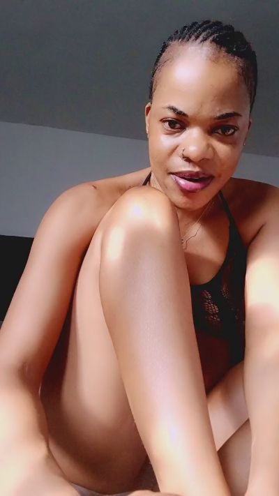 TrottieHottie1 live cam on Cam4