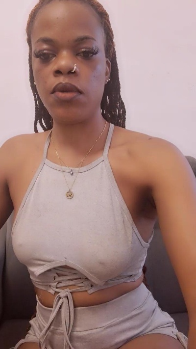 TrottieHottie1 live cam on Cam4