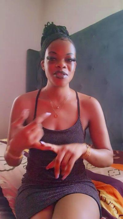 TrottieHottie1 live cam on Cam4