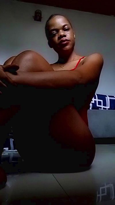 TrottieHottie1 live cam on Cam4