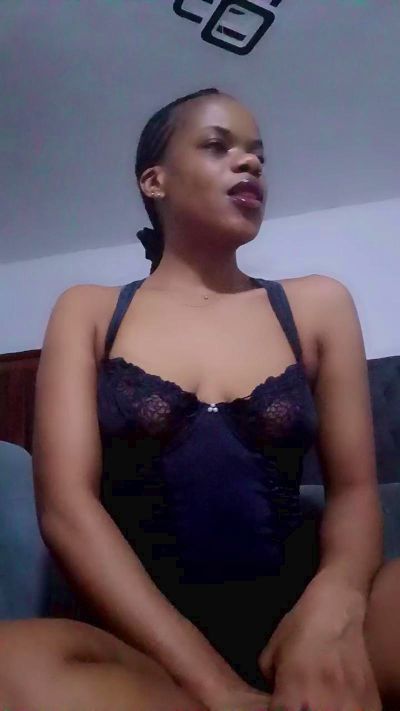 TrottieHottie1 live cam on Cam4