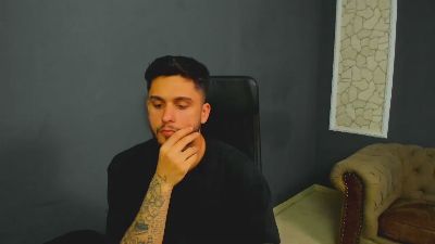 TroyWade live cam on Cam4