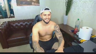TroyWade live cam on Cam4