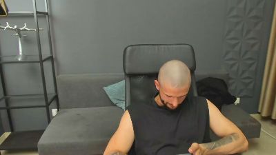 TroyWade live cam on Cam4