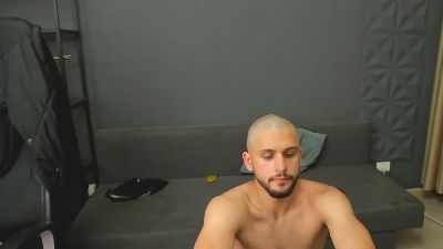 TroyWade live cam on Cam4