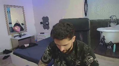 TroyWade live cam on Cam4