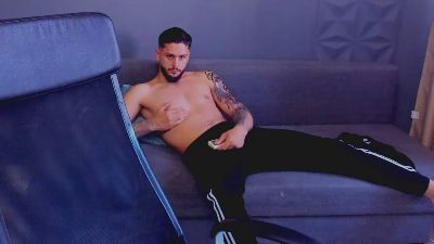 TroyWade live cam on Cam4