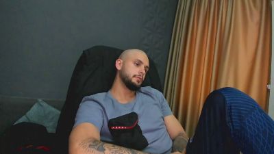 TroyWade live cam on Cam4