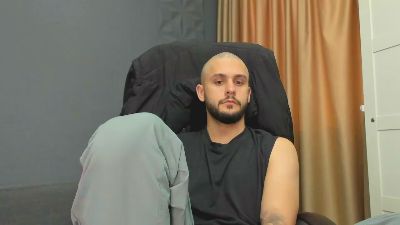 TroyWade live cam on Cam4