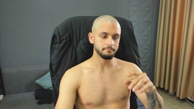 TroyWade live cam on Cam4