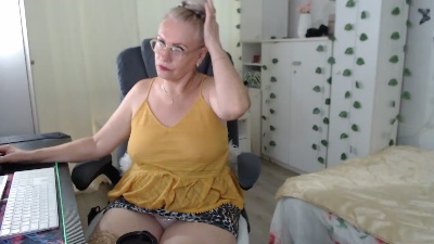 Trude666 live cam on Cam4