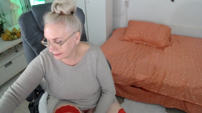 Trude666 live cam on Cam4