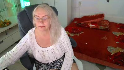 Trude666 live cam on Cam4