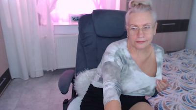 Trude666 live cam on Cam4