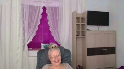 Trude666 live cam on Cam4