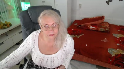 Trude666 live cam on Cam4