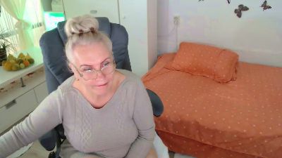 Trude666 live cam on Cam4