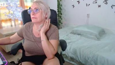 Trude666 live cam on Cam4