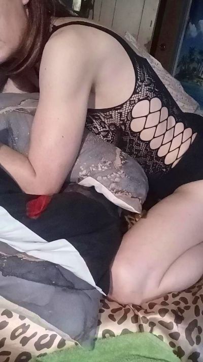 TsumaniMommi44 live cam on Cam4