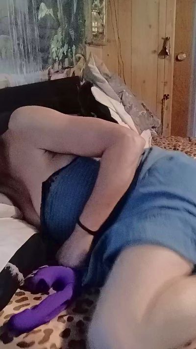 TsumaniMommi44 live cam on Cam4