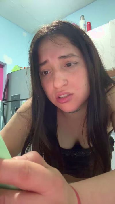 Tublanquita24 live cam on Cam4