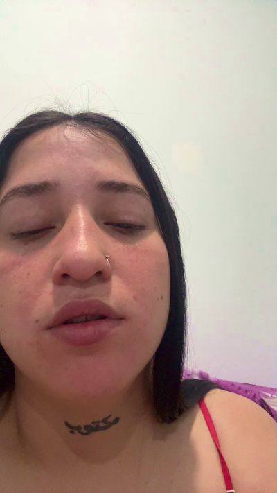Tublanquita24 live cam on Cam4
