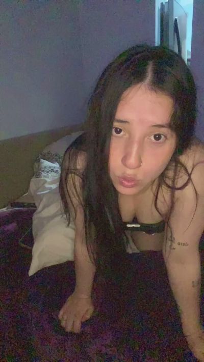 Tublanquita24 live cam on Cam4