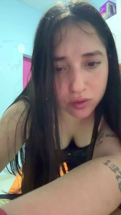 Tublanquita24 live cam on Cam4