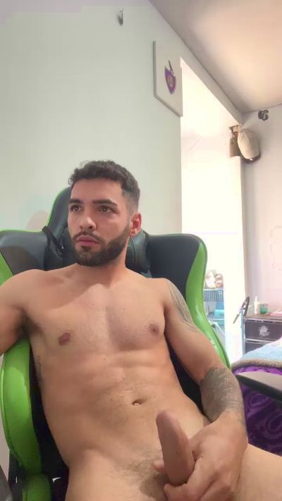 Tumach22 live cam on Cam4