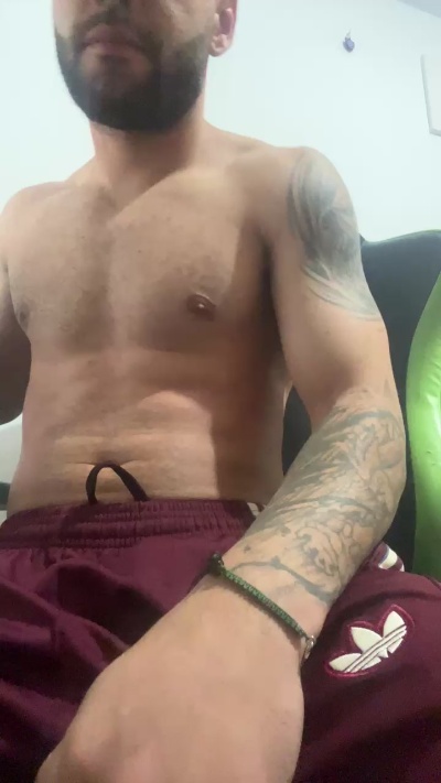 Tumach22 live cam on Cam4