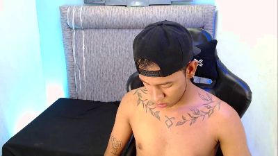 Tupac_D_ live cam on Cam4