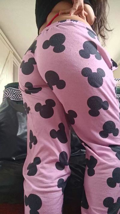 Tusofichu99 live cam on Cam4