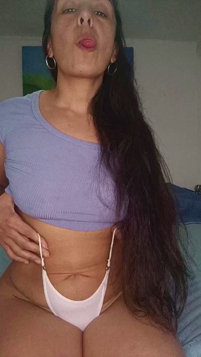 Tusofichu99 live cam on Cam4