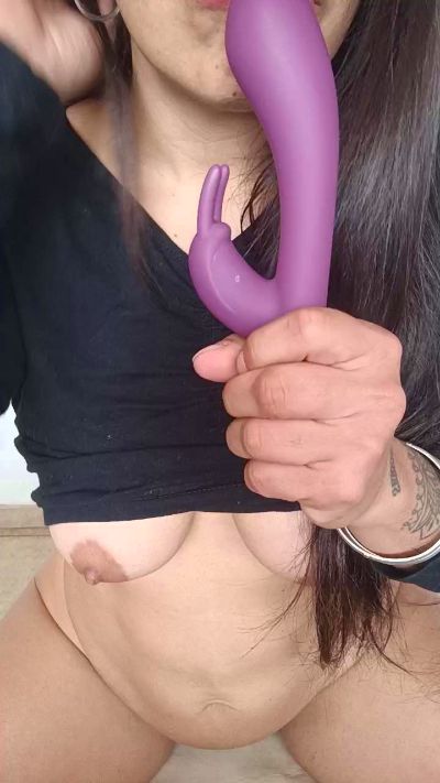 Tusofichu99 live cam on Cam4